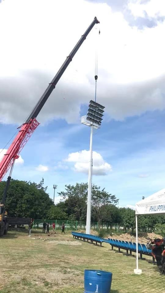 足球场高杆灯的设计与技术革新(xīn)